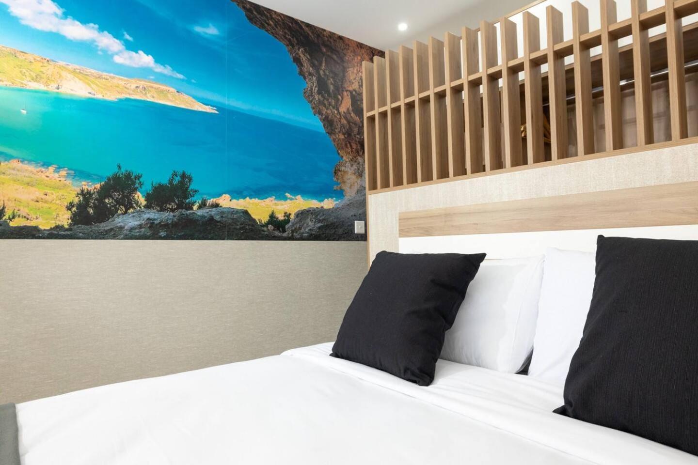 Ivory Suite Seafront With Views!- Fl 15 By Homely St. Paul's Bay Bagian luar foto