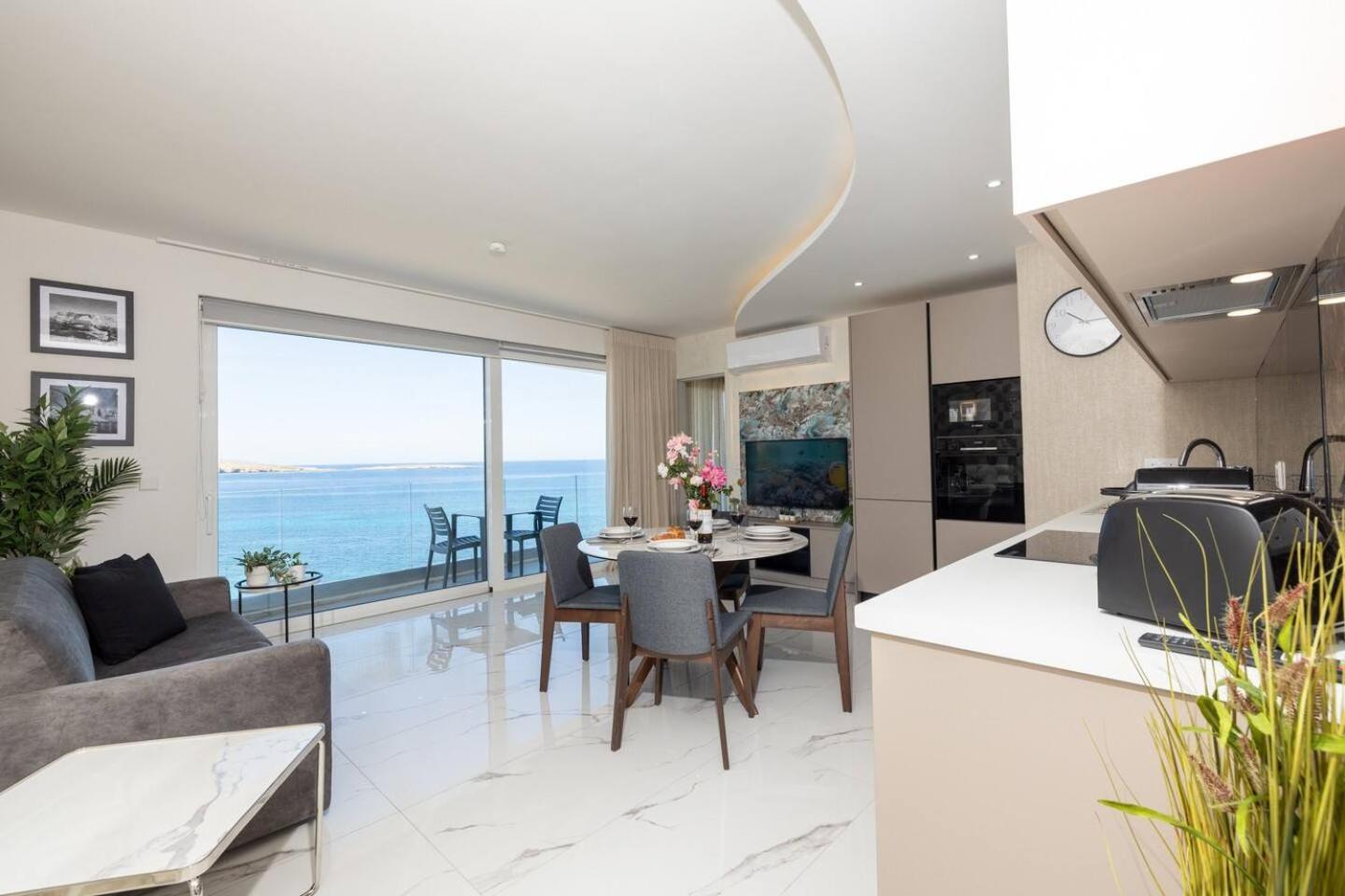 Ivory Suite Seafront With Views!- Fl 15 By Homely St. Paul's Bay Bagian luar foto